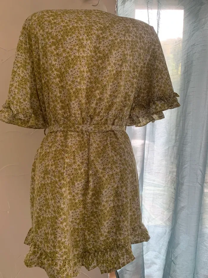 Combishort SHEIN taille L fleurie - photo numéro 5