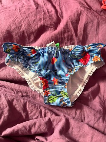 Culotte de bain fille 3/4 ans united Colors of benetton