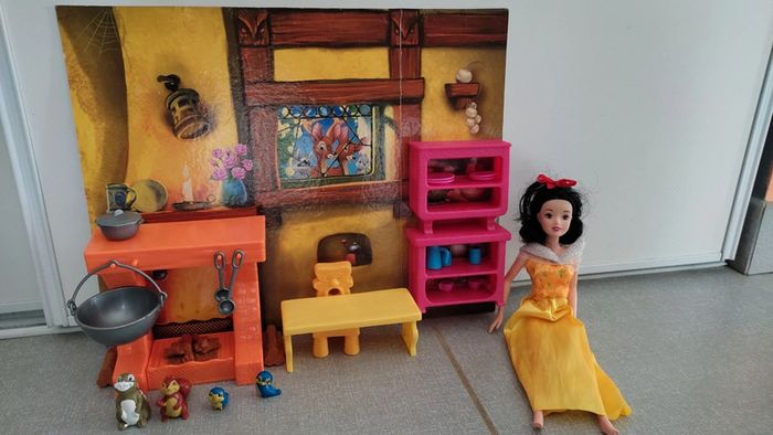 Poupée Blanche neige et accessoires - photo numéro 2
