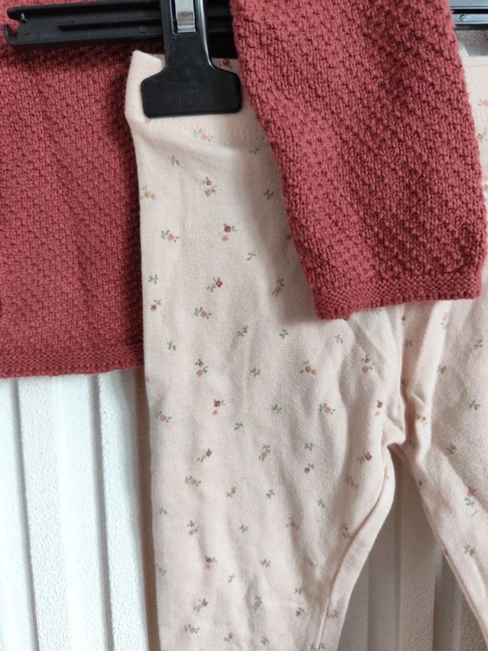 Ensemble gilet et legging Kiabi 18 mois fleurie - photo numéro 2