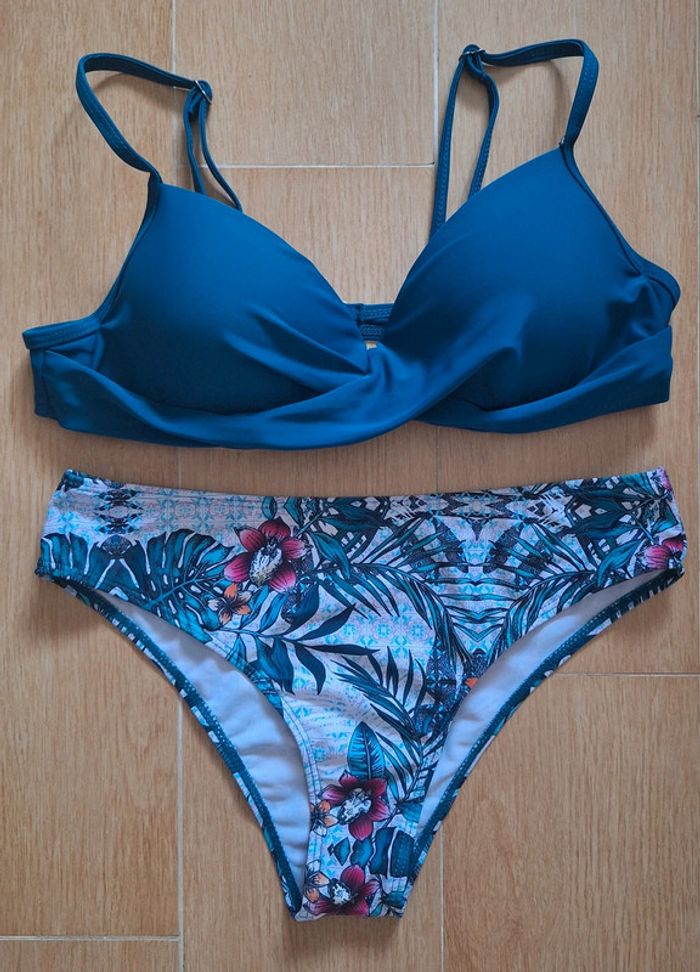 Maillot de bain 2 pièces taille M tons verts
