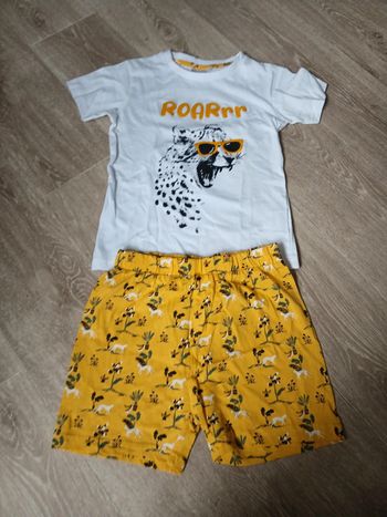 Ensemble neuf tee shirt et short 8 ans garçon
