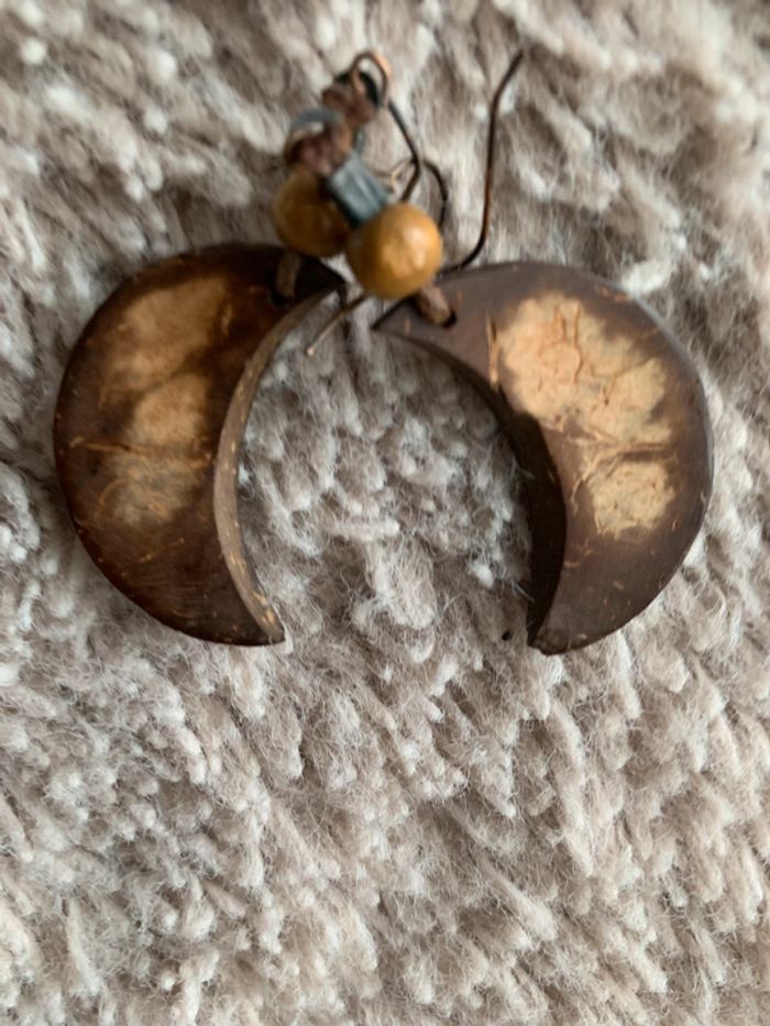 Boucles oreilles lunes en noix coco - photo numéro 7