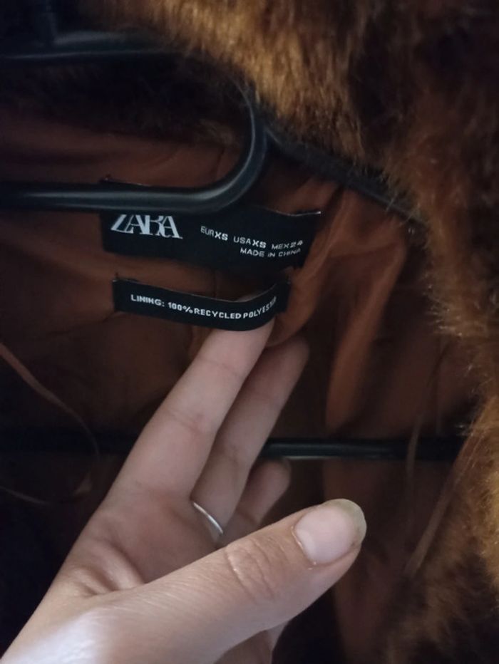 Manteau Zara fausse fourrure neuve xs - photo numéro 2
