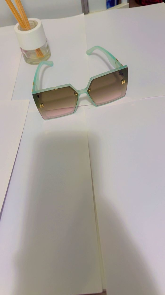 Les lunettes de soleil - photo numéro 2