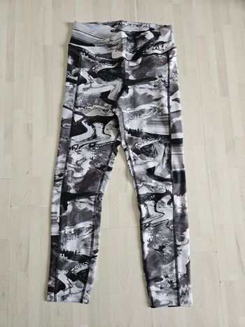 Legging de compression sport femme marque under armour noir blanc taille M très bon état