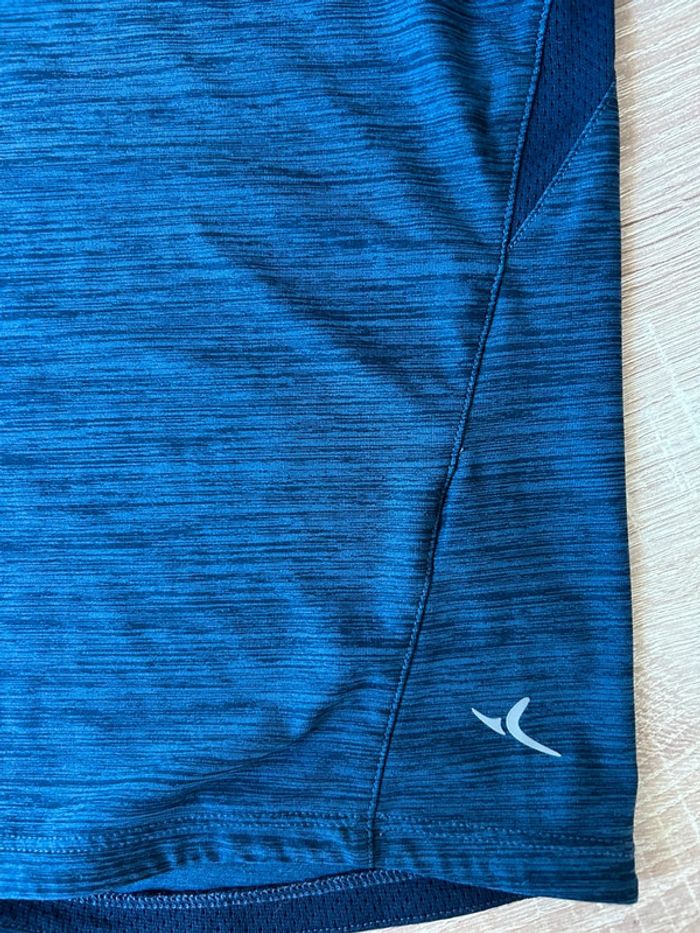 T shirt bleu décathlon 5/6 ans - photo numéro 9