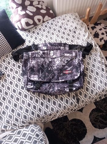 Sac en bandoulière eastpak