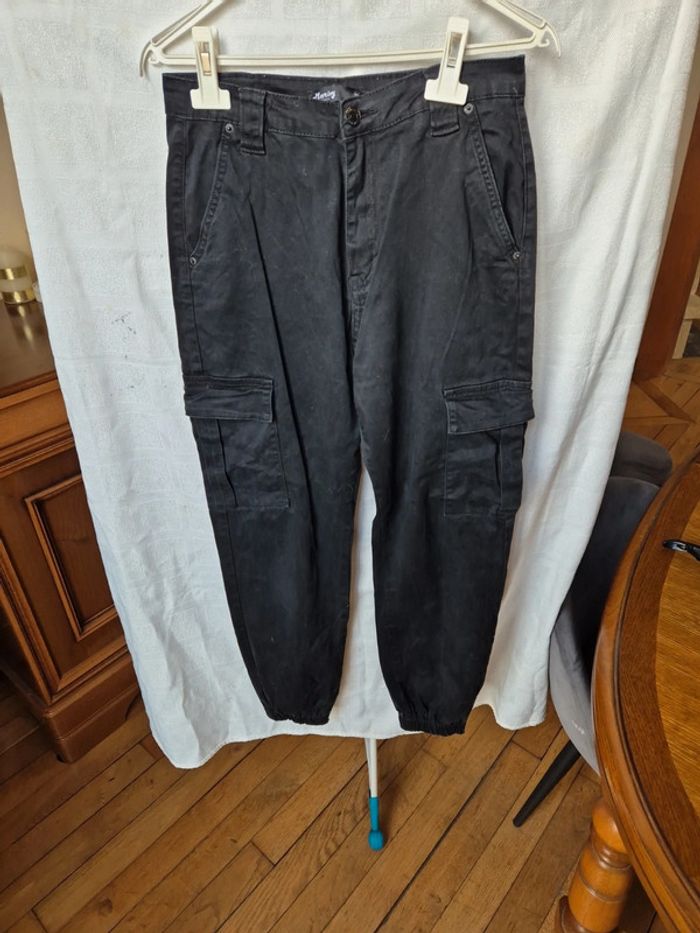 un pantalon cargo taille 40 - photo numéro 4