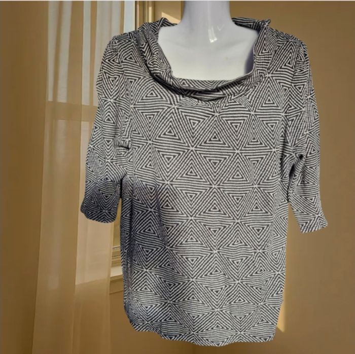 Superbe pull jaquart col large à revers drapé