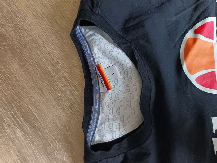 T-shirt ellesse taille s - photo numéro 2