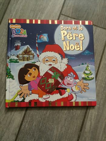 Dora et le Père Noel, Dora l'exploratrice