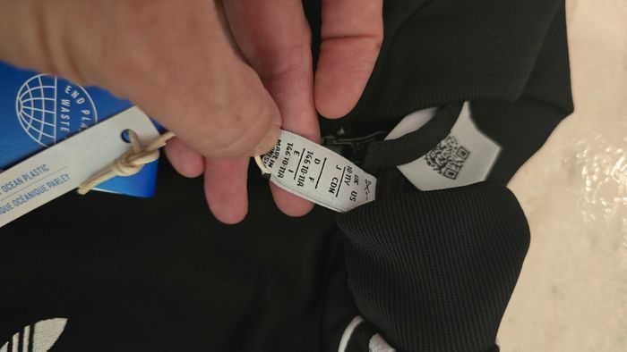 Neuf (non porté)🏷🥰🤩 survetement ADIDAS taille 10/11 ans unisex (ferme)🤩🥰 - photo numéro 3