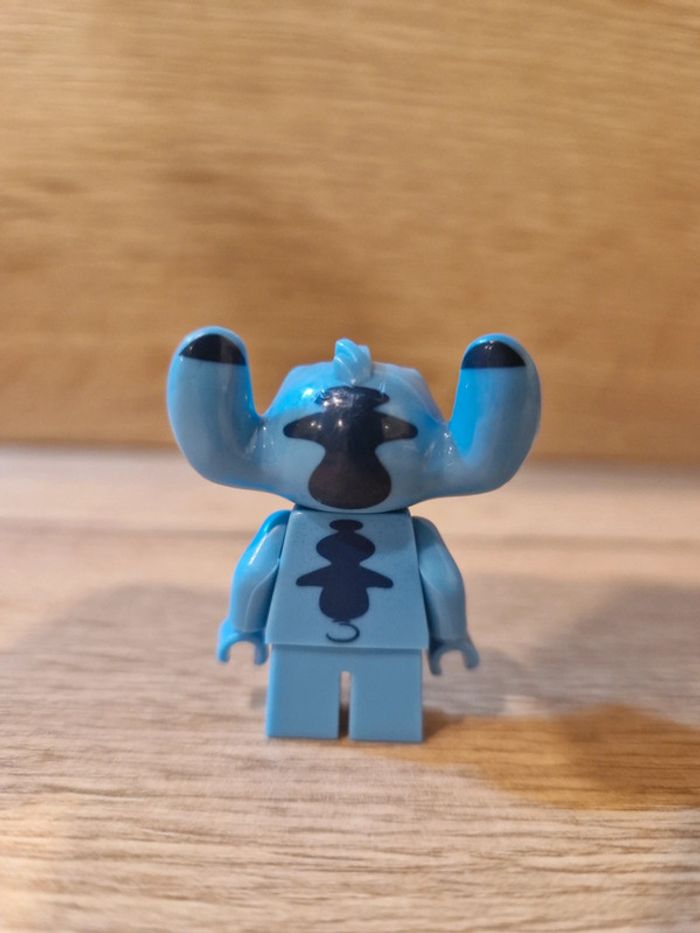 Figurine type lego Stitch Disney - photo numéro 3