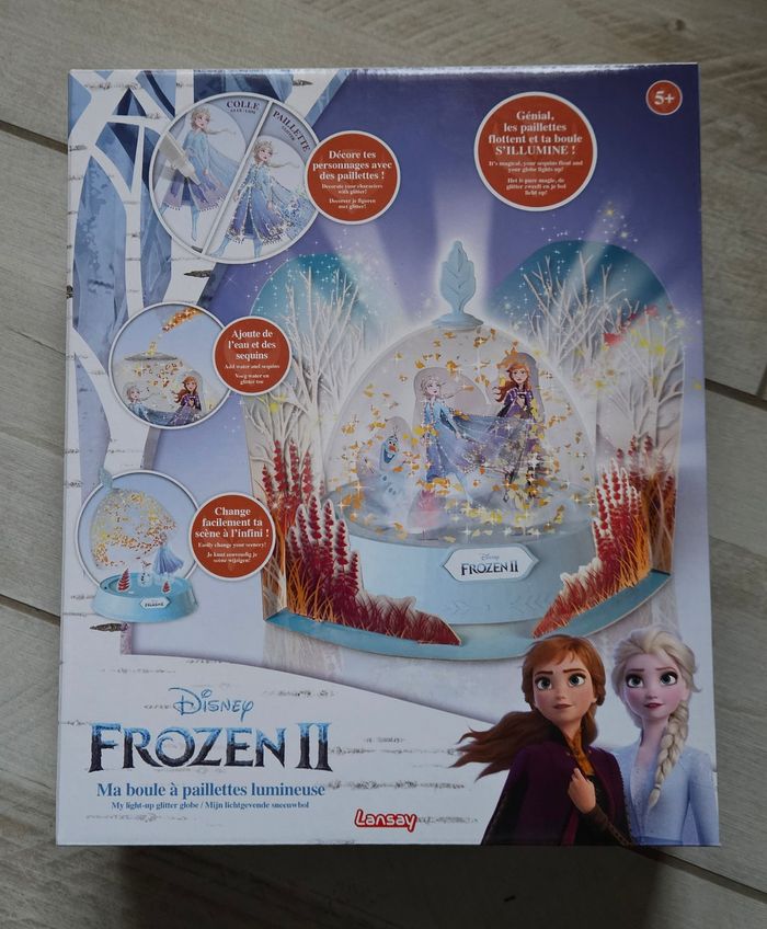 Ma Boule à Paillettes Lumineuse - Frozen **neuf**