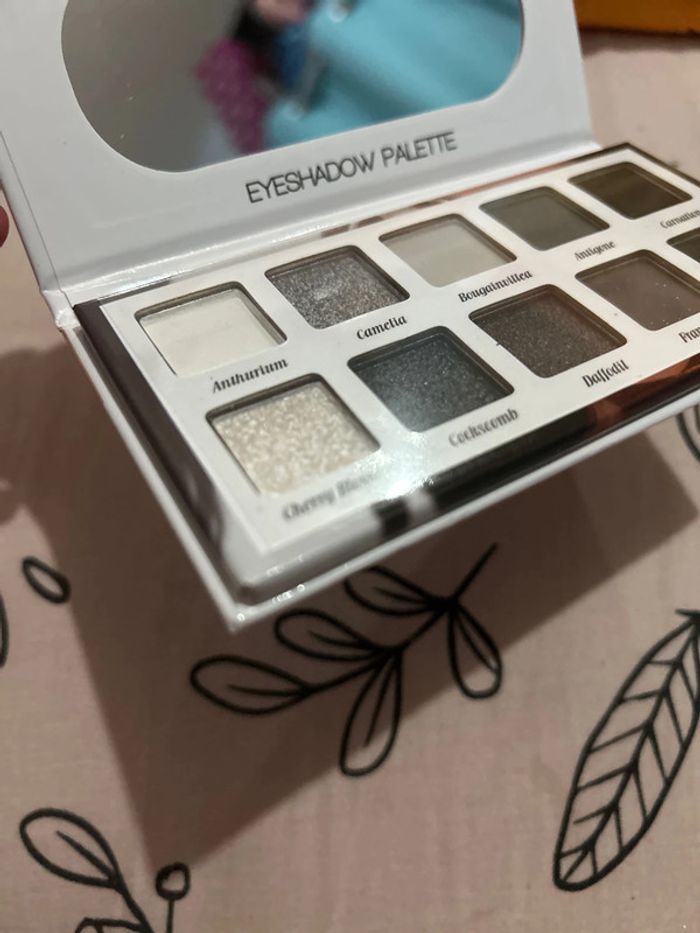 Palette de maquillage - photo numéro 6