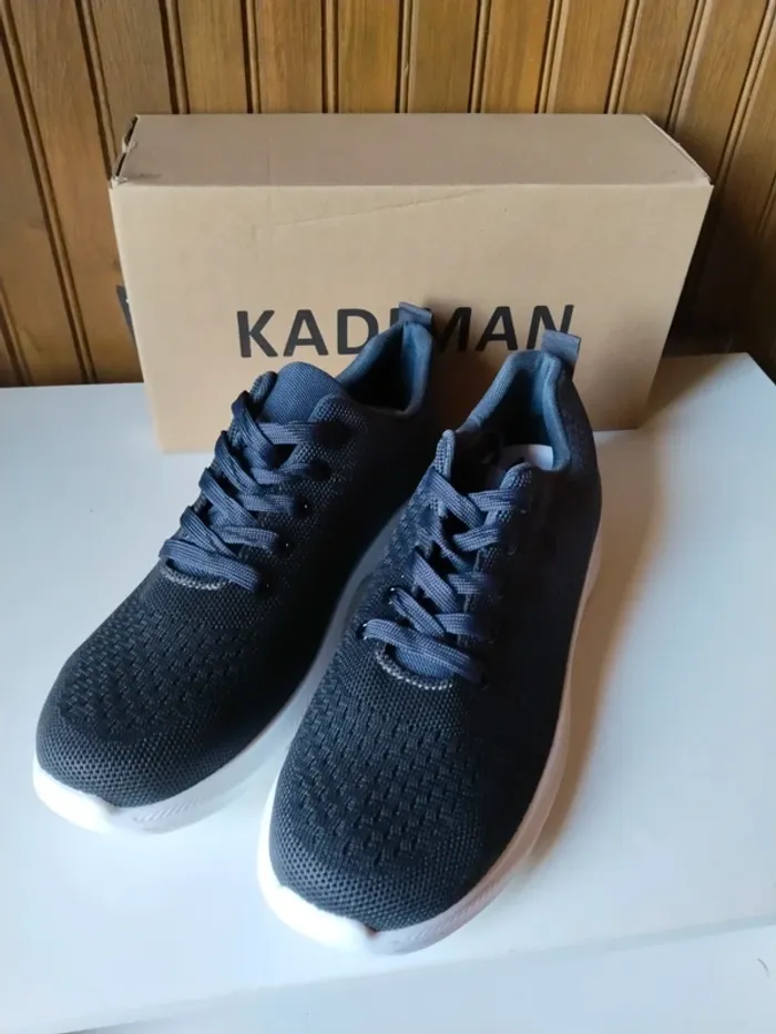 Superbes chaussures baskets sneakers homme pointure 44