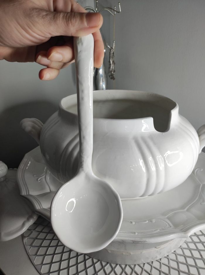 Soupière blanche en porcelaine - photo numéro 4