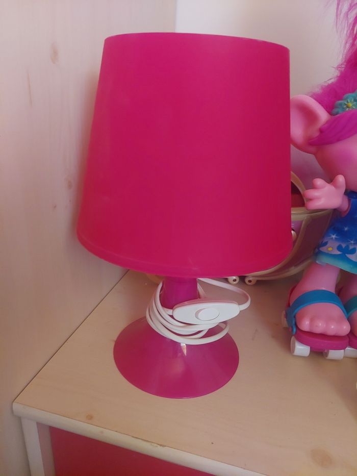 Lampe de chevet rose en plastique Ikea BE