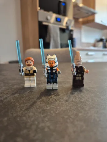 Figurines lego Jedi Obiwan Ashoka et Ki-Adi-Mundi star wars