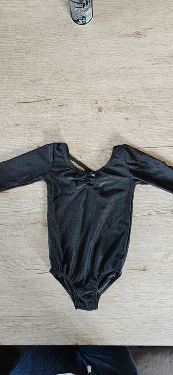 Maillot de danse noir, à manches 3/4, H&M, taille 2/4 ans, neuf