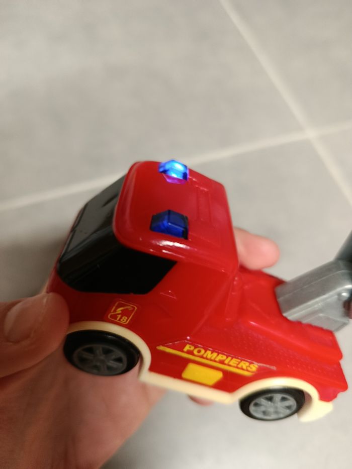 Camion de pompier sonore - photo numéro 5
