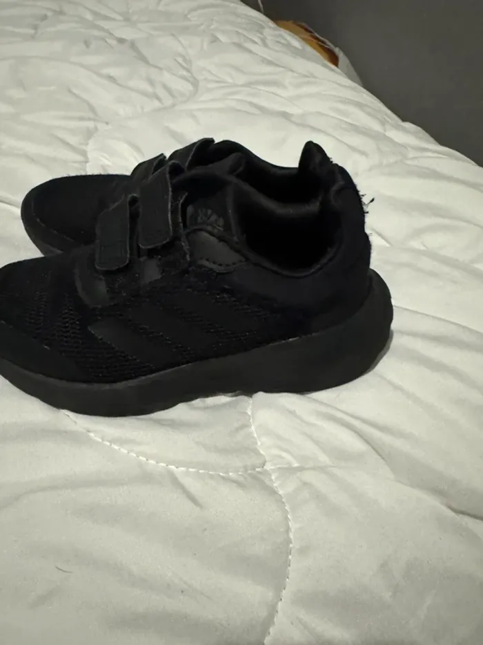 Baskets adidas 28 - photo numéro 3