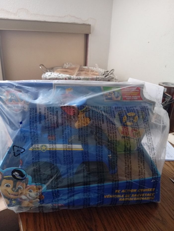 Grande voiture télécommandée Pat patrouille neuf dès 3 ans