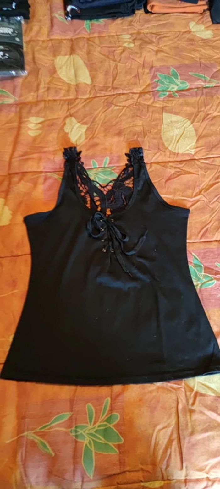 T-shirt sans manches - photo numéro 2