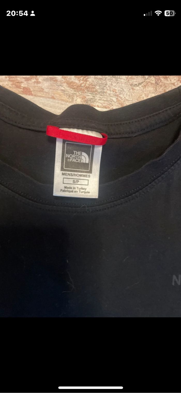 tee shirt north face noir à motif