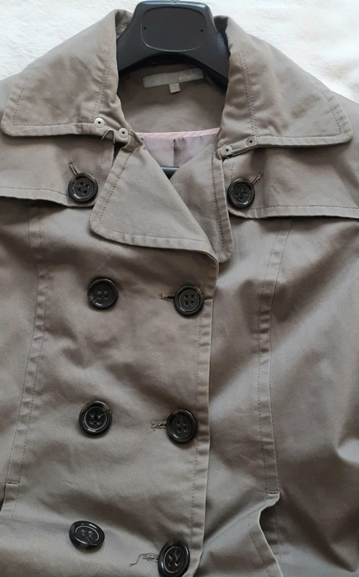 Très beau trench Etam. Taille 40. Très bon état - photo numéro 4