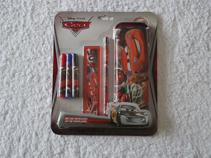 Set Papeterie "Cars Disney" neuf sous blister