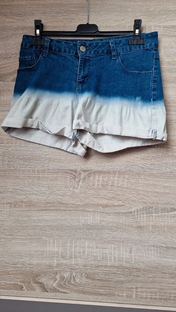 Short en jean.