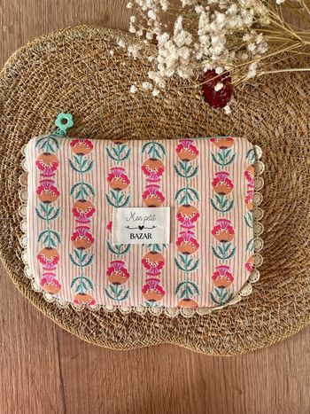 Pochette plate fleurie