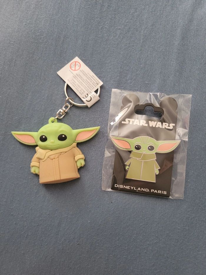 Porte clé et pin's Grogu neuf