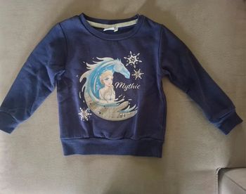 Pull reine des neiges taille 5 ans