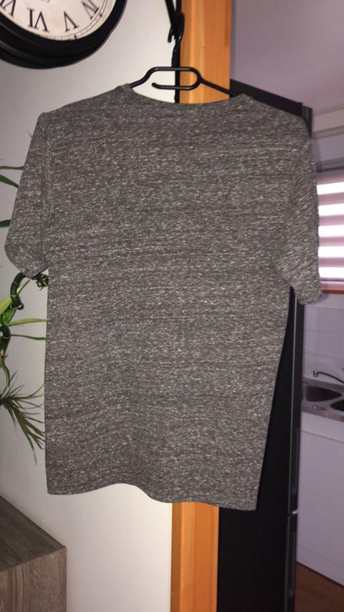 T-shirt gris - photo numéro 4