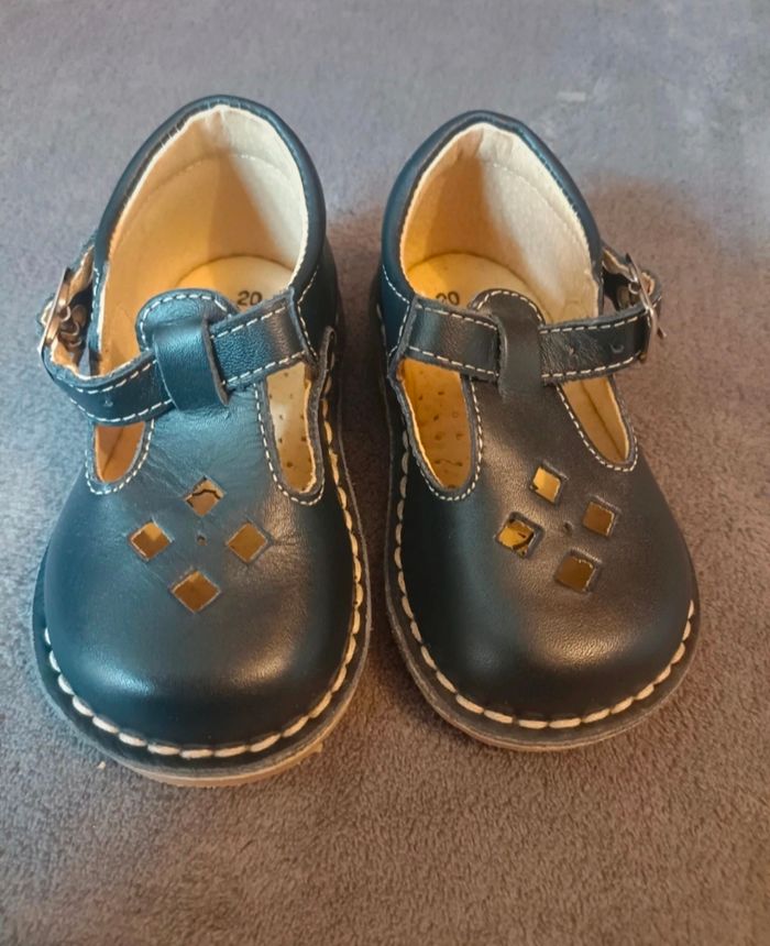 Chaussures bébé Freemouss neuves – taille 20
