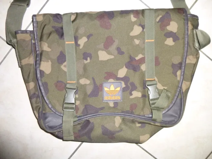 cartable sac bandoulière militaire ADIDAS neuf - photo numéro 2