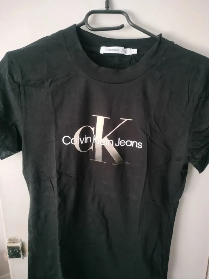 Tee shirt