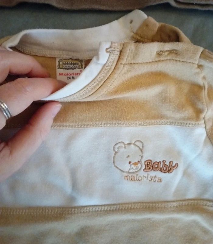 Lot de 2 t-shirt manches longues taille 2 ans en très bon état - photo numéro 2