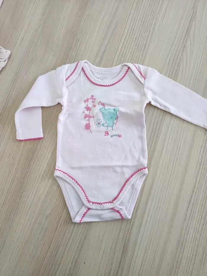 Lot 7 bodies 3 mois - photo numéro 9