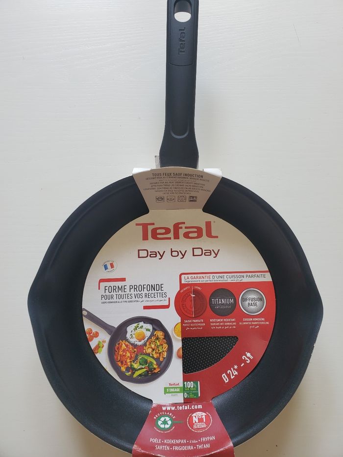 Poêle TEFAL Day By Day 24cm Neuve.