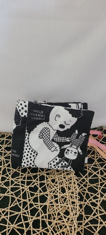 Livre Noir et Blanc Bébé