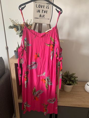 Robe rose fleurie