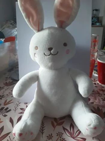 Peluche doudou lapin