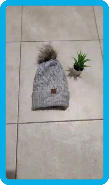 🌟 Bonnet à pompon H&M | Fille 8-12 ans | Gris chaud | Parfait état