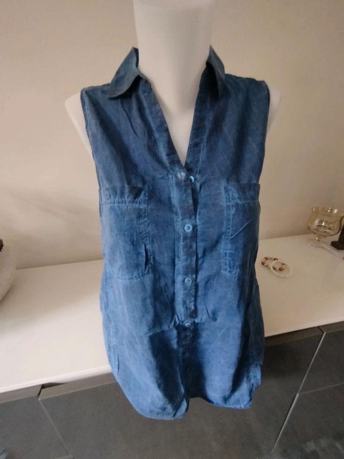 #chemise#bleue#sans manches