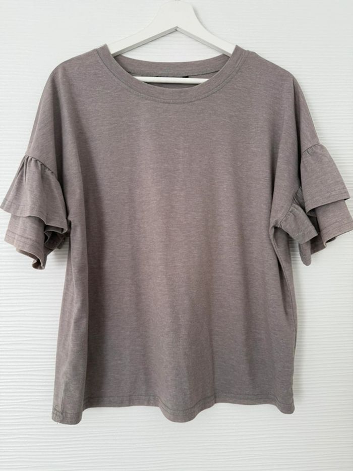 Haut t-shirt gris à manches courtes volants uni basique simple col rond