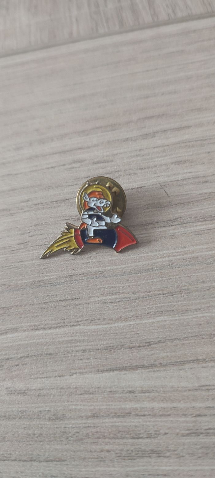 Pin's Super Poulain